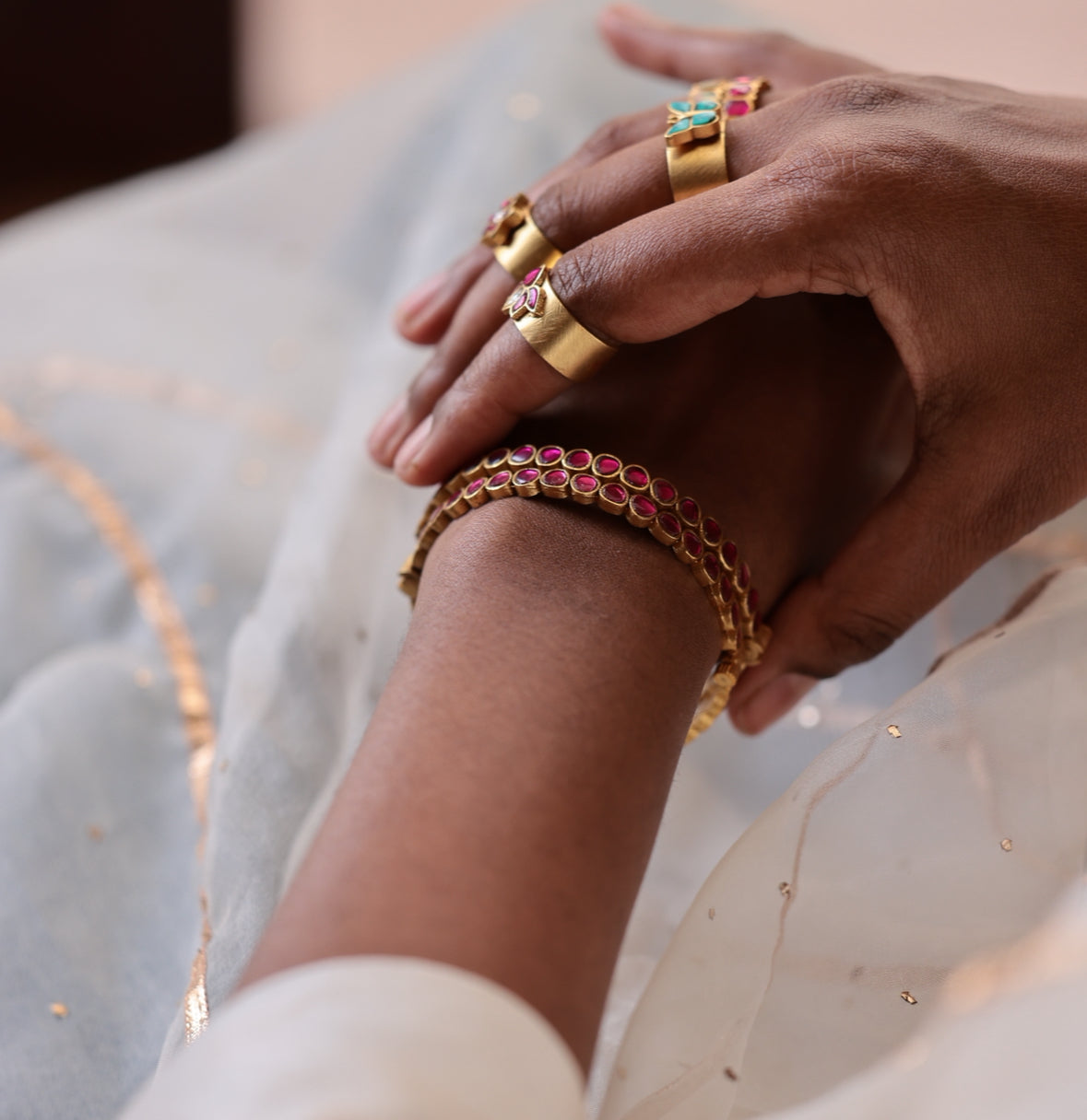 Pebble Bangle - Openable - Single