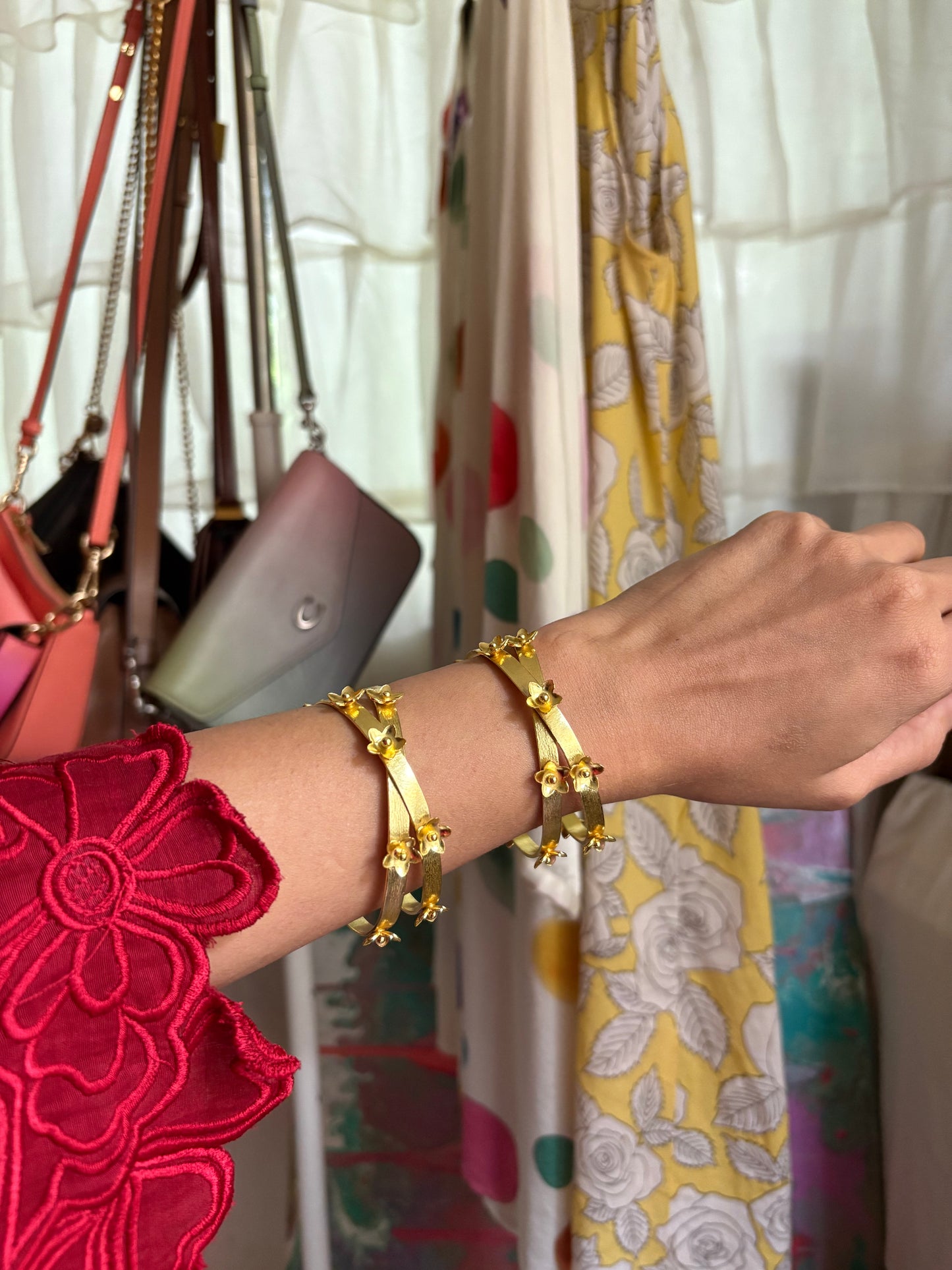 Raatrani Overlap Bangle - 2.6