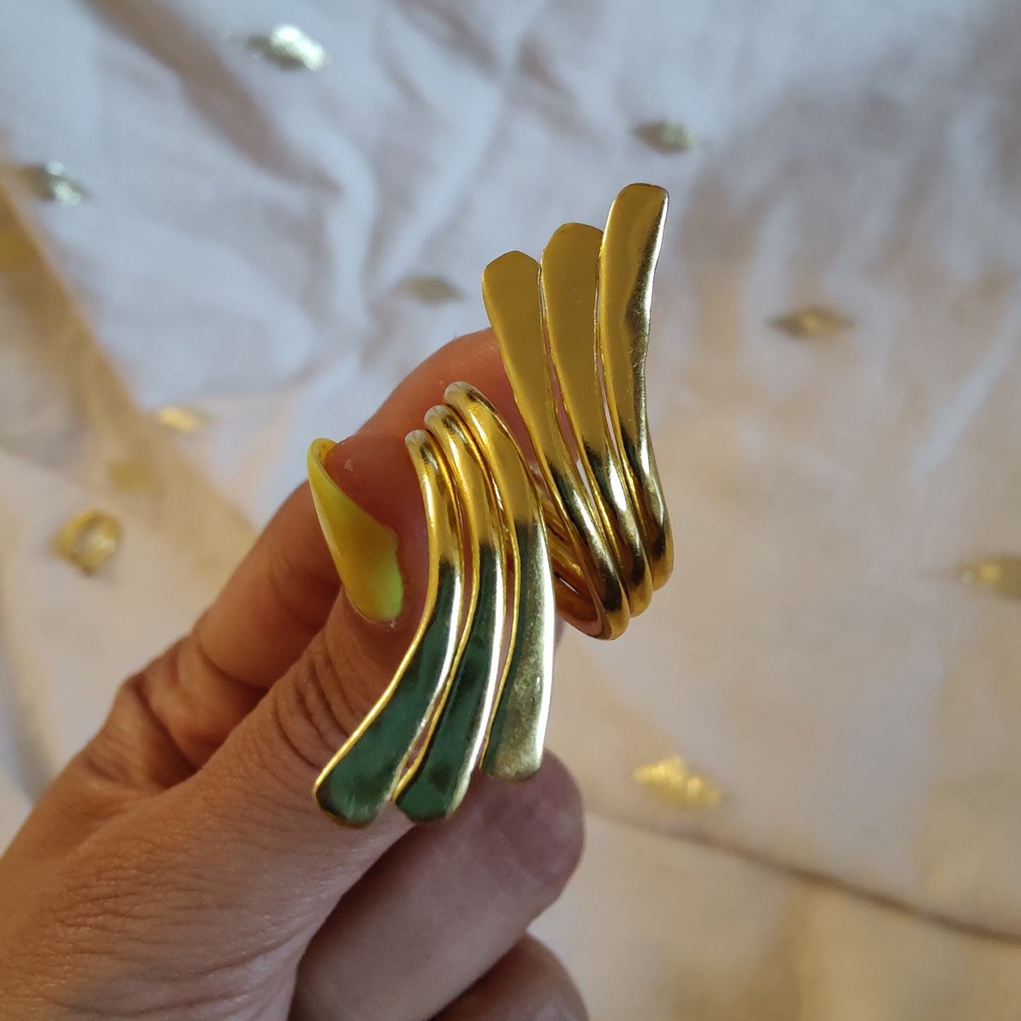 Diverge adjustable ring