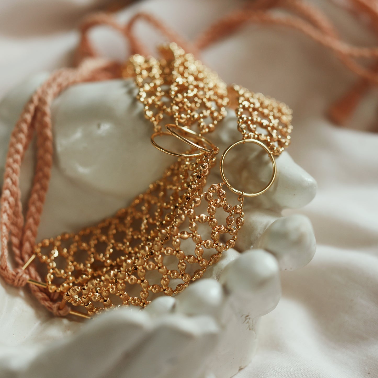 Anahita Choker