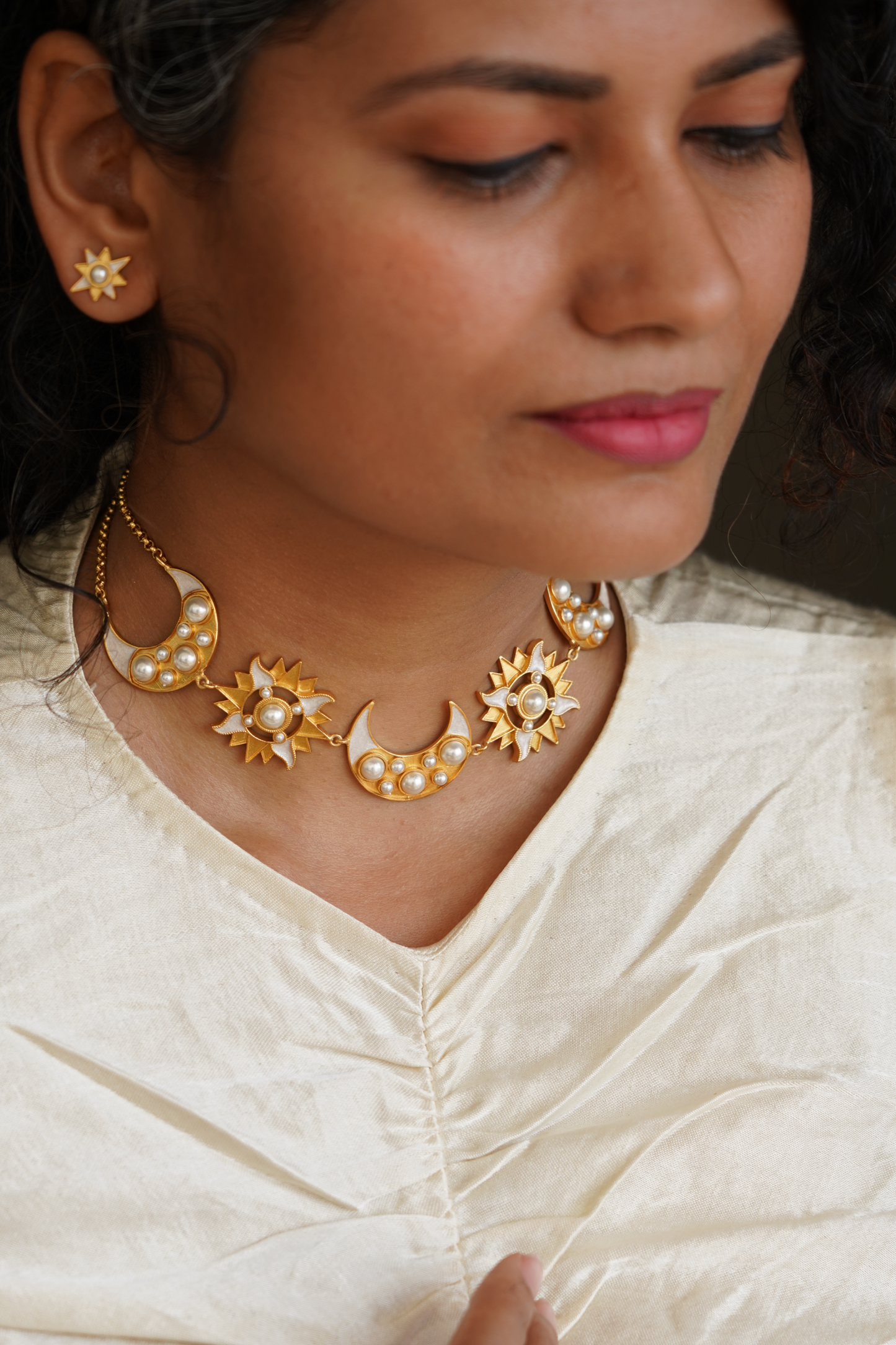 Vishwa Statement Choker