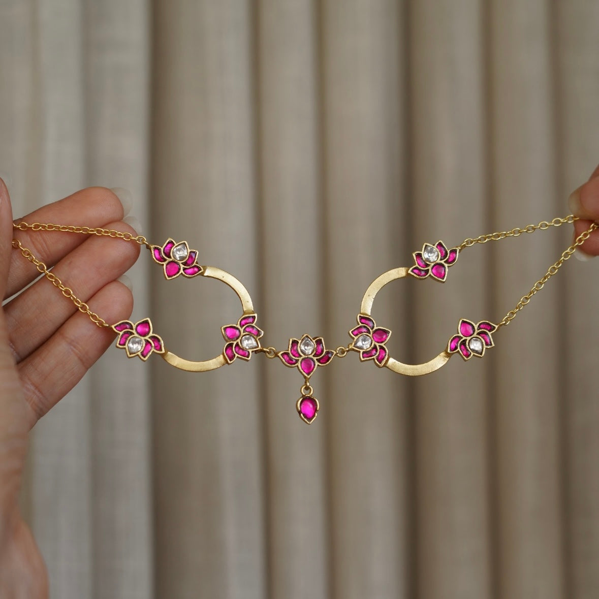 Niloufar Bow Tie Choker
