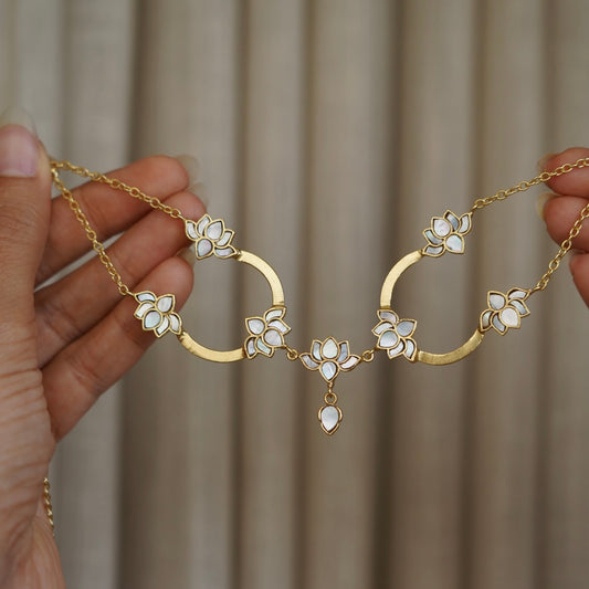 Niloufar Bow Tie Choker