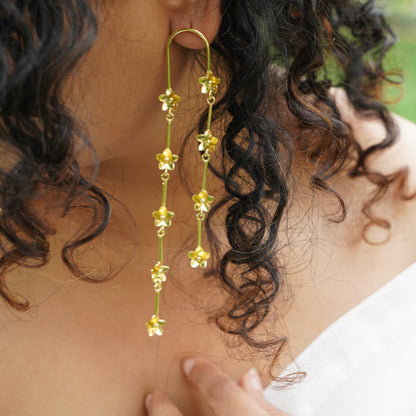 Raatrani Shoulder Duster earrings